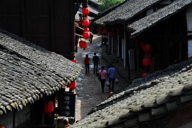 岭南山狮的传承人“舞”出长篇小说《狮舞花开》